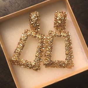 Earrings gold toned costume jewelry